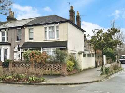 3 bedroom End Terrace House for sale