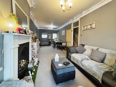 2 bedroom End Terrace House for sale