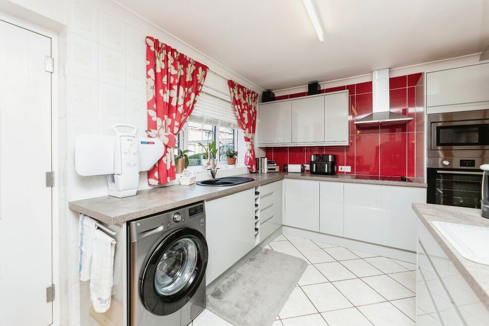 3 bedroom End Terrace House for sale