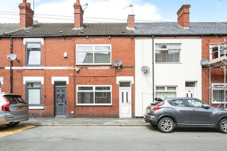 Victoria Street, 2 bedroom Mid Terrace House for sale, £120,000