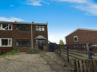 Acacia Green, 3 bedroom Semi Detached House to rent, £850 pcm