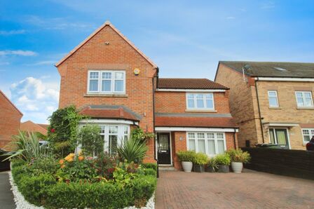 4 bedroom Detached House to rent