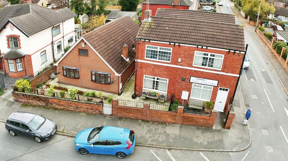 Main image of 4 bedroom Detached House for sale, Barnsley Road, Hemsworth, West Yorkshire, WF9