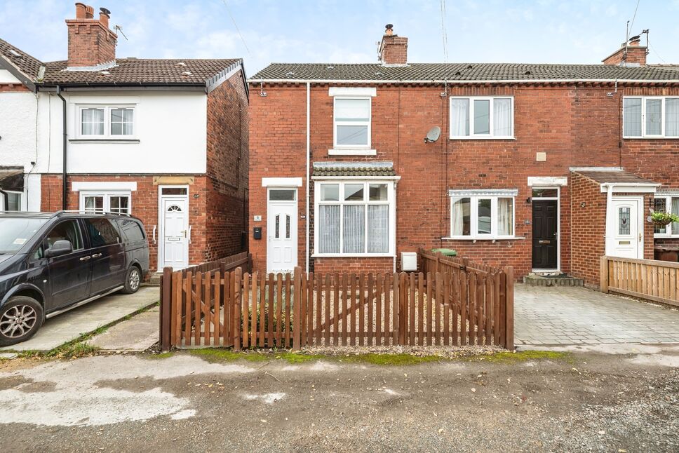 Main image of 2 bedroom Mid Terrace House for sale, Vale View, Ackworth, West Yorkshire, WF7