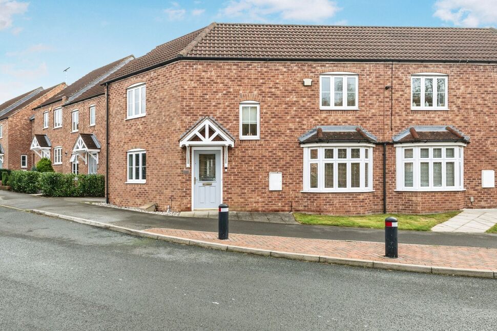 Main image of 3 bedroom Semi Detached House for sale, Lake View, Pontefract, West Yorkshire, WF8