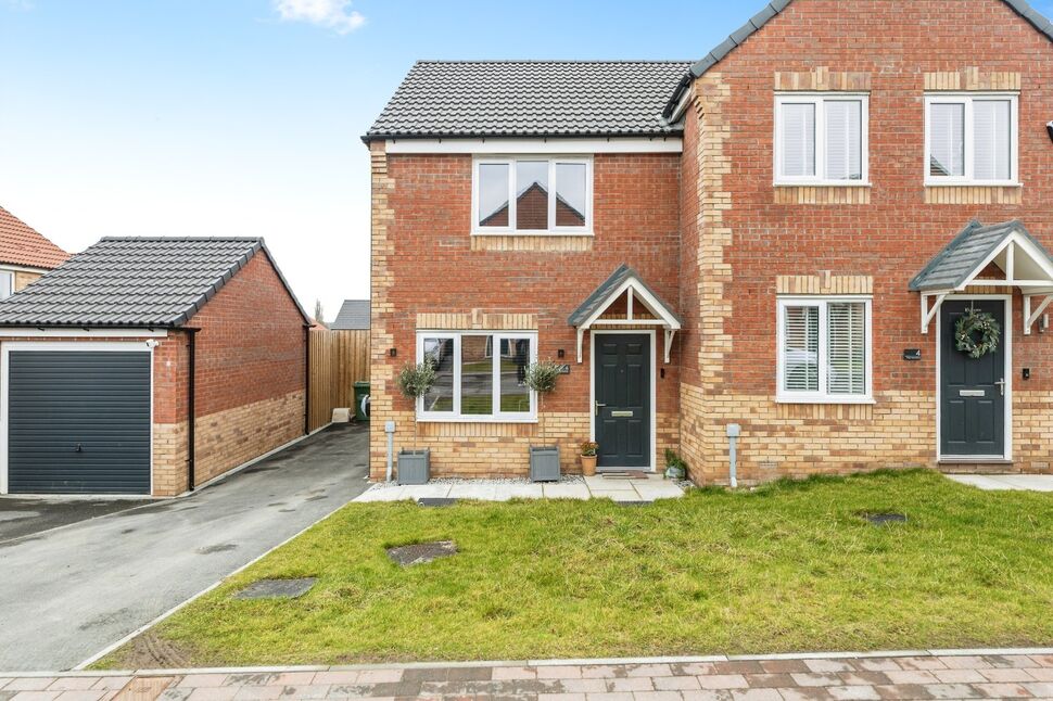 Main image of 2 bedroom Semi Detached House for sale, Pear Tree Mews, Knottingley, West Yorkshire, WF11