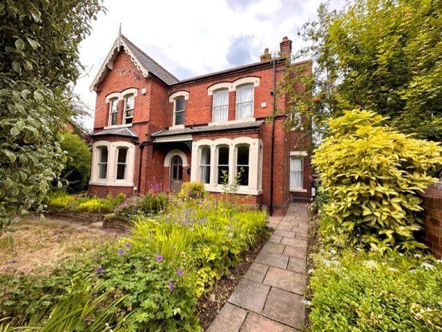 Main image of 4 bedroom Detached House for sale, Ferrybridge Road, Knottingley, West Yorkshire, WF11