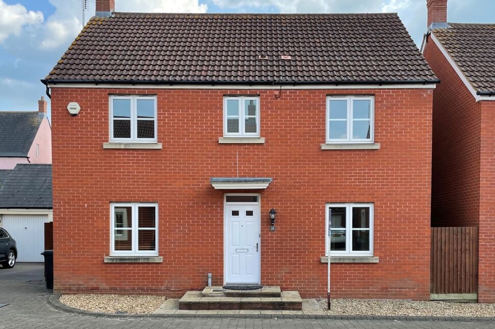 4 bedroom Detached House to rent