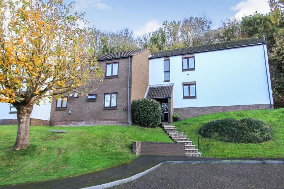 Main image of 2 bedroom  Flat for sale, Somerset Road, Portishead, Bristol, BS20