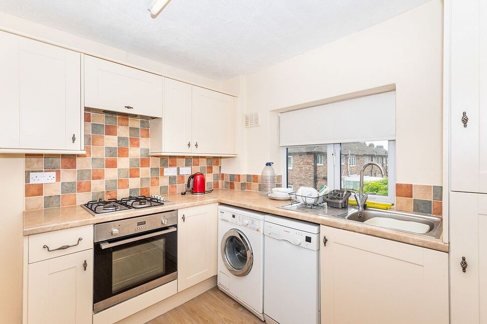 Main image of 2 bedroom  Flat to rent, Elizabeth Road, Huyton, Liverpool, L36