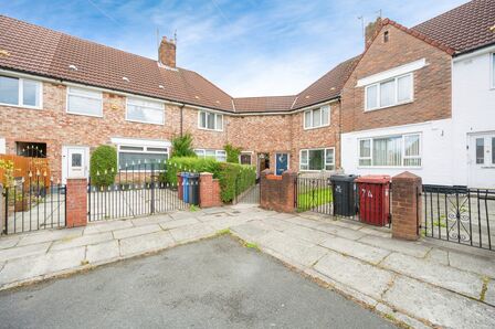 3 bedroom Mid Terrace House for sale