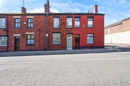 3 bedroom Mid Terrace House for sale