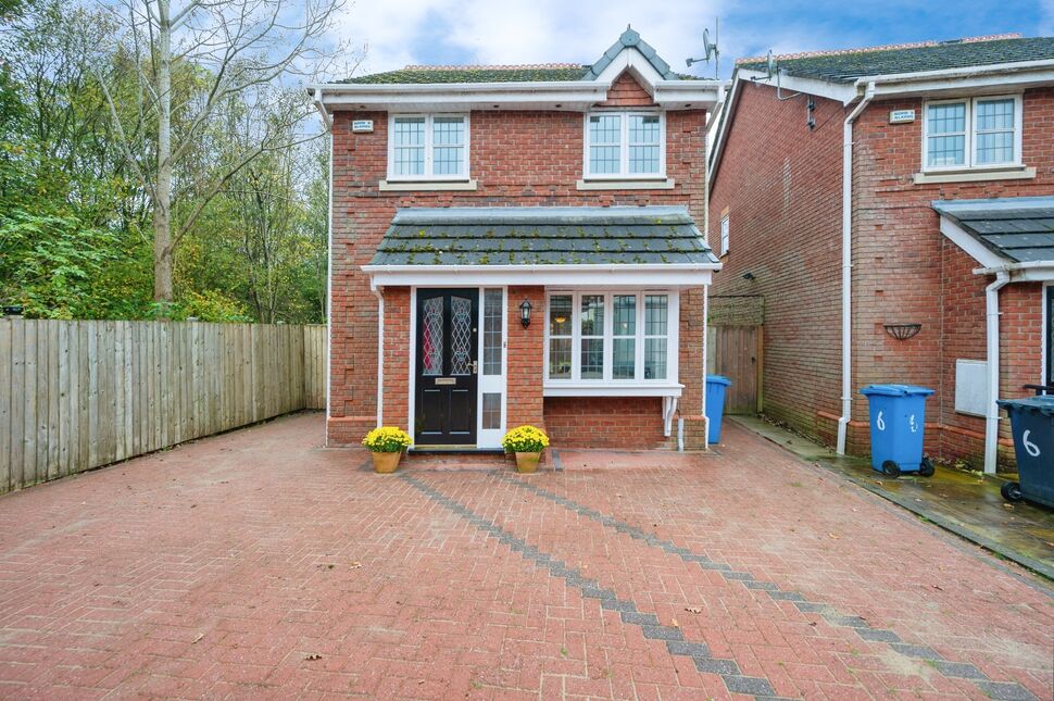 3 bedroom Detached House for sale