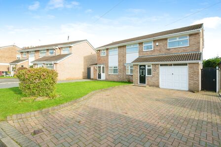 Gresford Close, 4 bedroom Semi Detached House for sale, £250,000