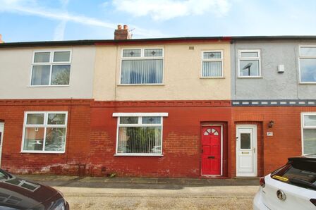 3 bedroom Mid Terrace House for sale