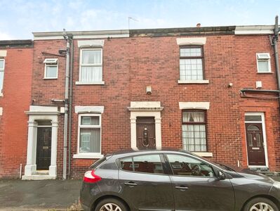 2 bedroom Mid Terrace House for sale