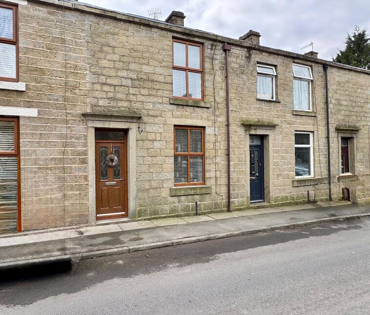 Main image of 2 bedroom Mid Terrace House to rent, Hill Street, Rossendale, Lancashire, BB4