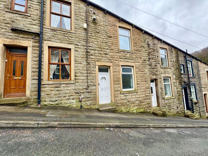 Main image of 3 bedroom Mid Terrace House to rent, East Street, Rawtenstall, Lancashire, BB4