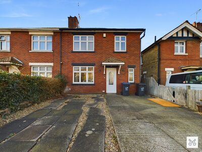 Westover Road, 3 bedroom Semi Detached House to rent, £1,500 pcm