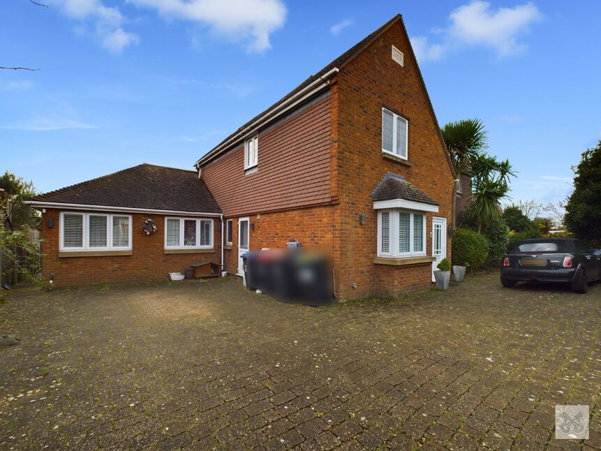 Main image of 3 bedroom Detached House for sale, Durlock Avenue, Ramsgate, Kent, CT11