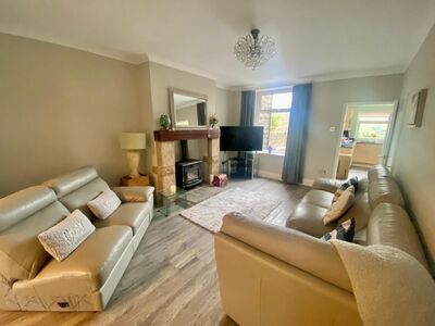 3 bedroom Mid Terrace House for sale