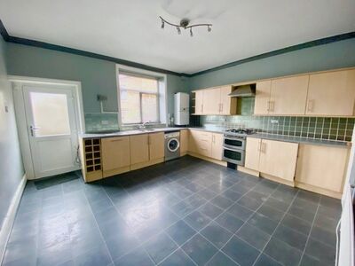 2 bedroom Mid Terrace House for sale