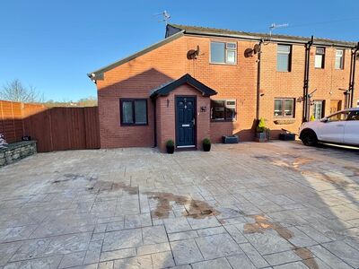 Robert Street, 3 bedroom End Terrace House for sale, £335,000