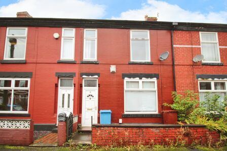 3 bedroom Mid Terrace House to rent