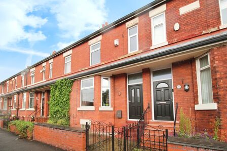 Station Road, 3 bedroom Mid Terrace House for sale, £260,000