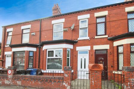 3 bedroom Mid Terrace House for sale