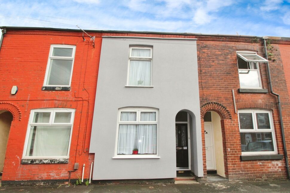 2 bedroom Mid Terrace House for sale