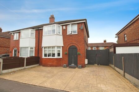 3 bedroom Semi Detached House to rent