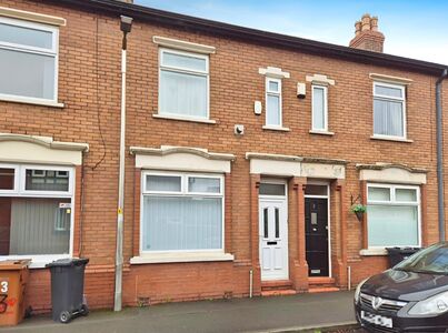 Lonsdale Avenue, 2 bedroom Mid Terrace House to rent, £1,000 pcm