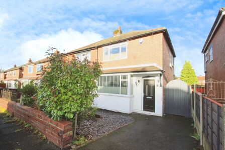 2 bedroom Semi Detached House to rent