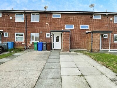 Valance Close, 3 bedroom Mid Terrace House to rent, £1,250 pcm