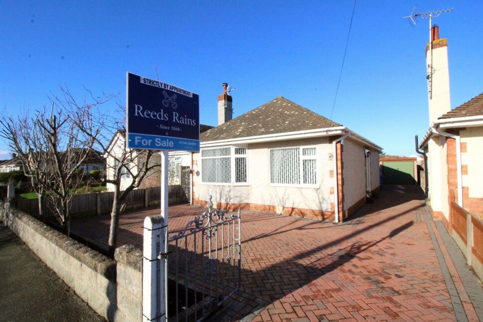 2 bedroom Detached Bungalow for sale, Garnett Drive, Prestatyn, LL19 ...