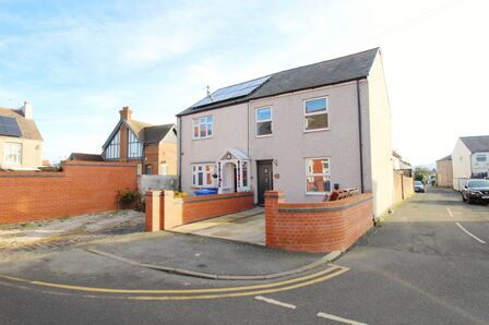 Millbank Road, 2 bedroom Semi Detached House for sale, £145,000