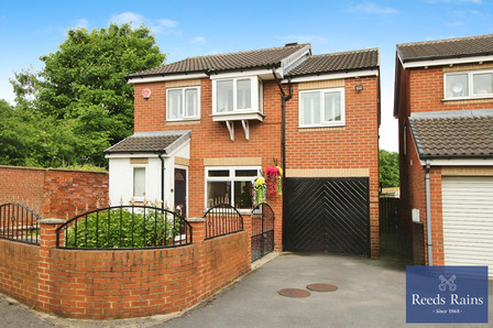 Clayton Road, 4 bedroom Detached House for sale, £335,000