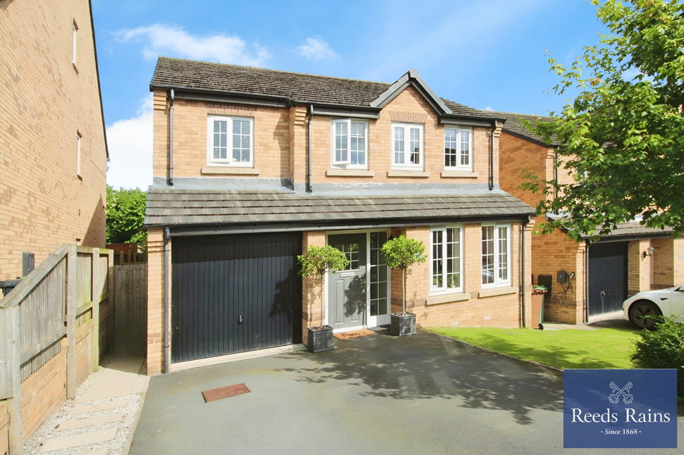 4 bedroom Detached House for sale