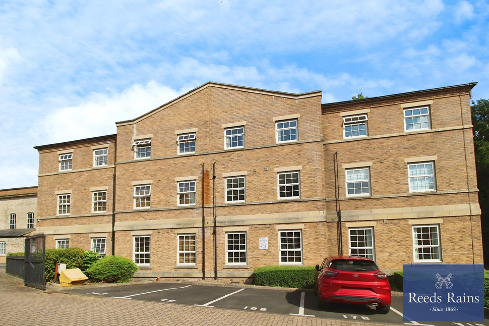 Main image of 2 bedroom  Flat for sale, Chaloner Grove, Wakefield, West Yorkshire, WF1