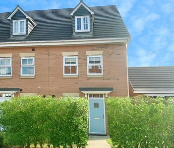 3 bedroom End Terrace House to rent