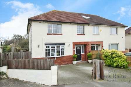 4 bedroom Semi Detached House for sale