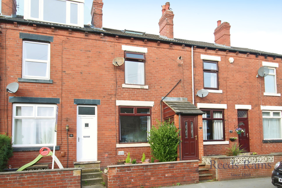 Main image of 3 bedroom Mid Terrace House for sale, Middleton Avenue, Rothwell, West Yorkshire, LS26