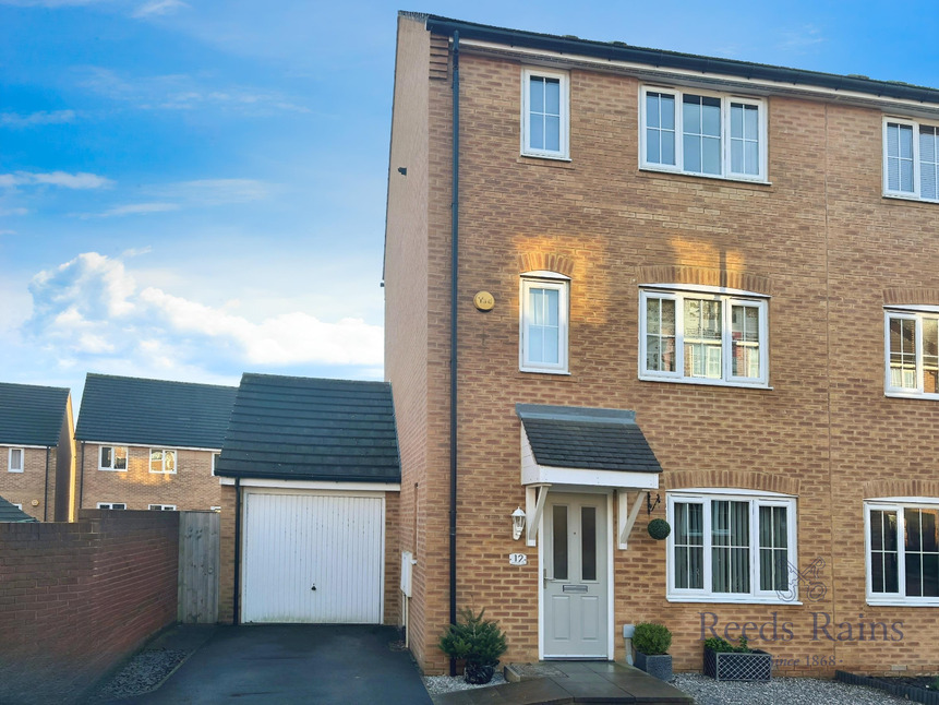 Main image of 4 bedroom Semi Detached House for sale, Sherwood Walk, Middleton, West Yorkshire, LS10