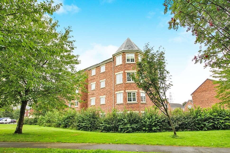 Main image of 2 bedroom  Flat for sale, Castle Lodge Gardens, Rothwell, West Yorkshire, LS26