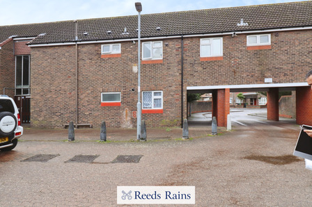 Nash Road, 1 bedroom  Flat for sale, £200,000