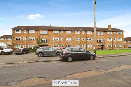 Shenstone Gardens, 2 bedroom  Flat to rent, £2,000 pcm