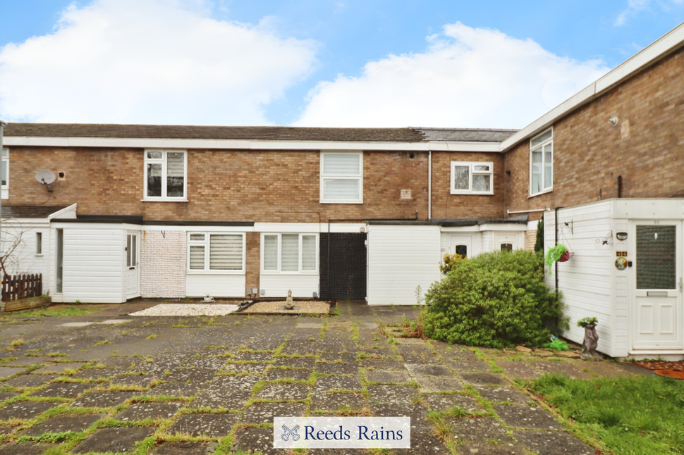 Main image of 2 bedroom Mid Terrace House to rent, Falstones, Basildon, Essex, SS15