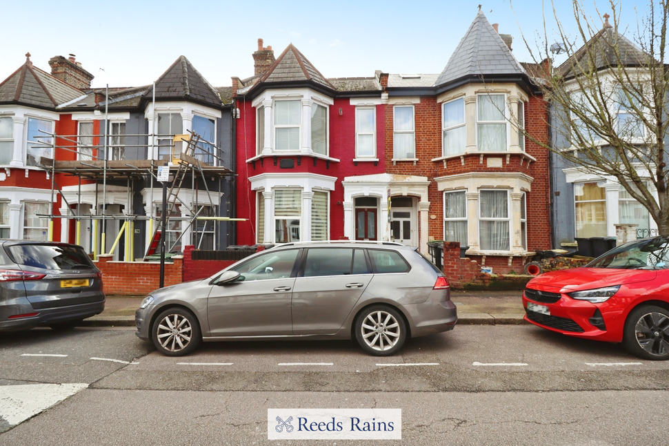 Main image of Mid Terrace Flat for sale, Duckett Road, London, N4