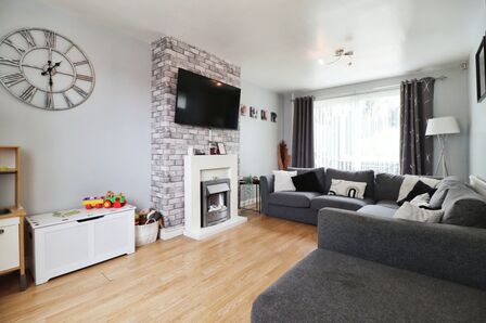 Crumwell Road, 3 bedroom Mid Terrace House for sale, £140,000